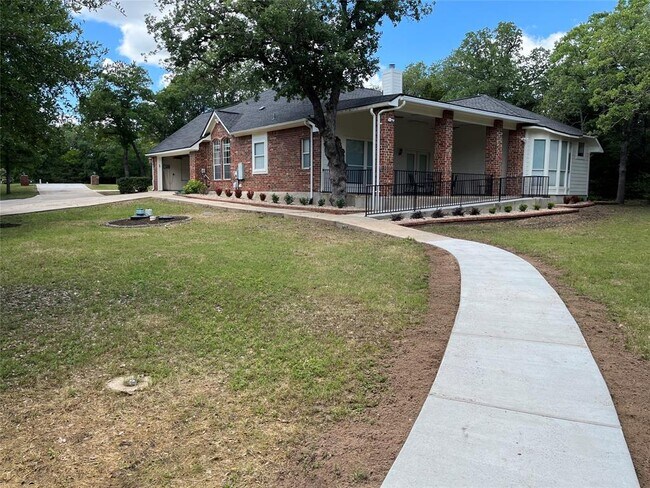 Building Photo - 137 Hornsby Trail