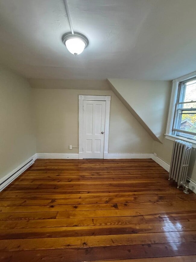 Building Photo - Charming 1-Bedroom Apartment in Russell, MA