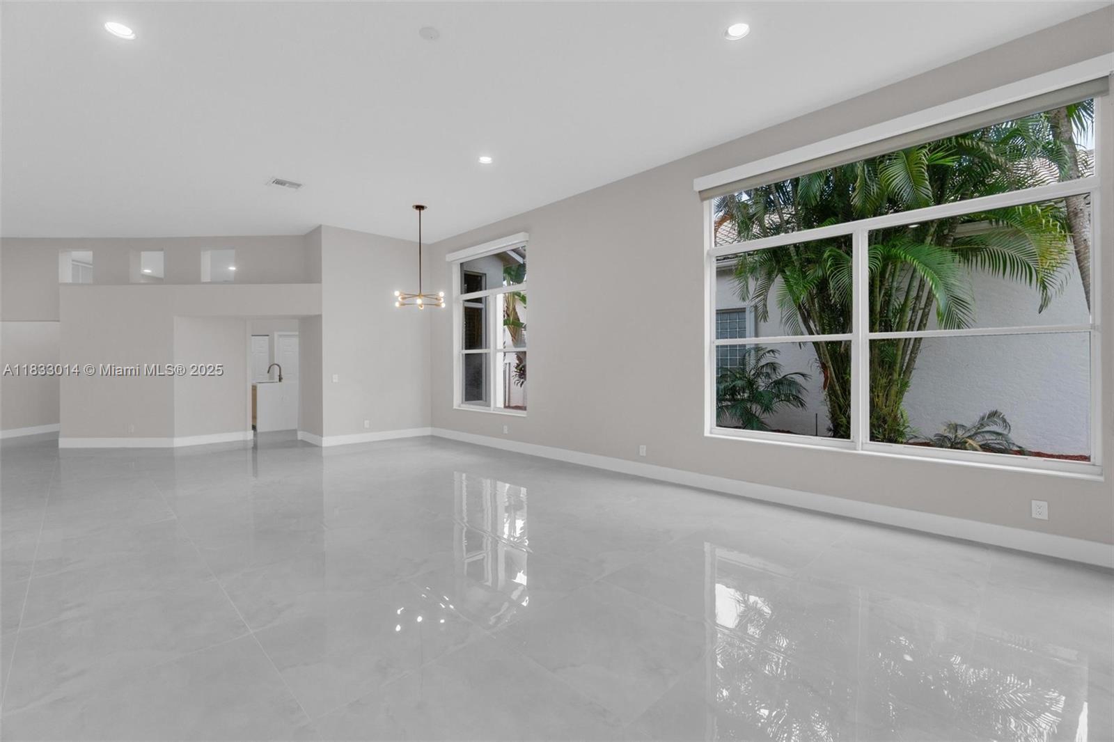 Building Photo - 2553 Bay Pointe Dr