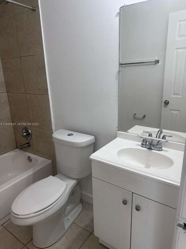 Building Photo - 1770 SW 44th Ave