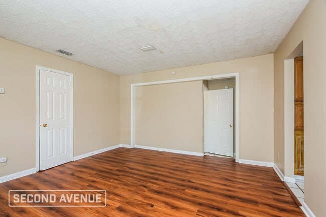 Building Photo - 4926 Tallyho Ave