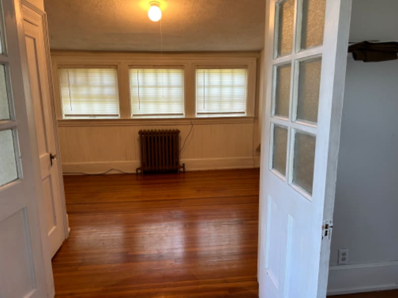 Building Photo - 713 Chestnut Ave