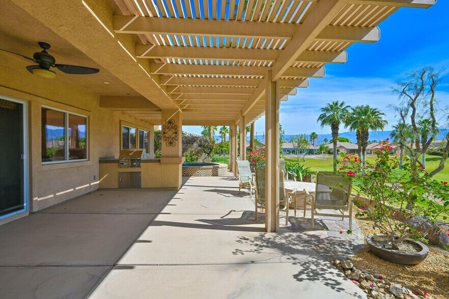 Building Photo - 45218 Coeur Dalene Dr