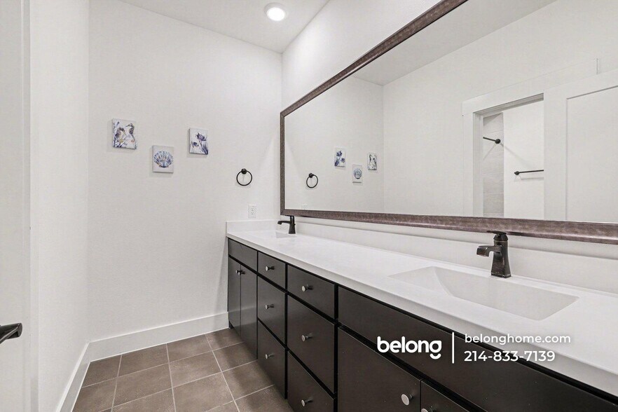 Building Photo - 860 Bandera Ct