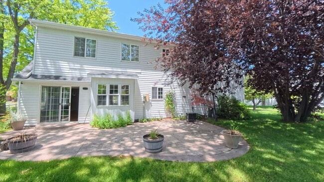 Building Photo - Beautiful Lindon Home