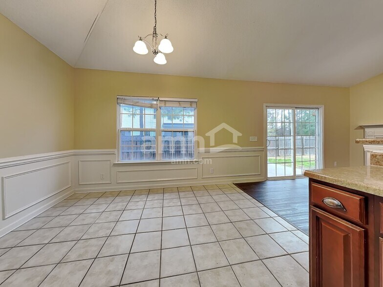 Building Photo - 307 Pebble Dr