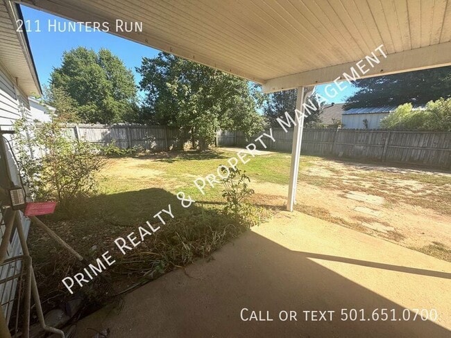 Building Photo - 211 Hunters Run