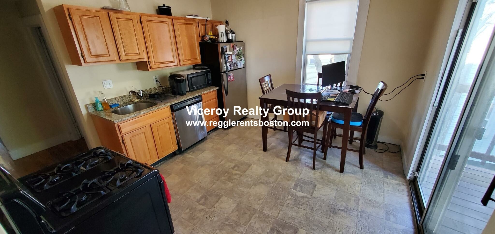 Building Photo - 861 E 1st St