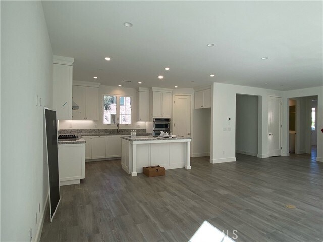 Building Photo - 100 Toretta