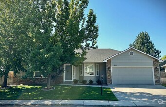 Building Photo - Gorgeous 4 bed 3 bath home in the perfect ...