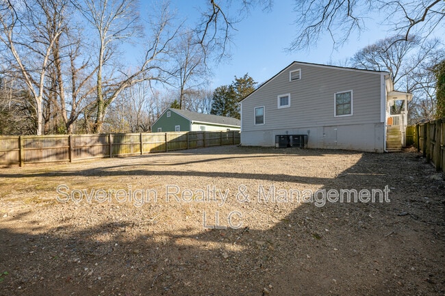 Building Photo - 406 Paines Ave NW