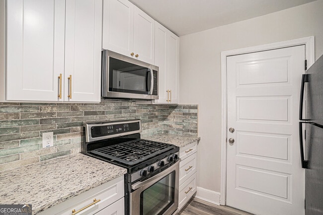 Building Photo - 1830 Meadow Ln