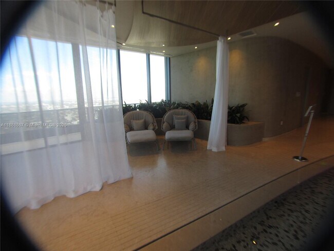 Building Photo - 1000 Brickell Plaza