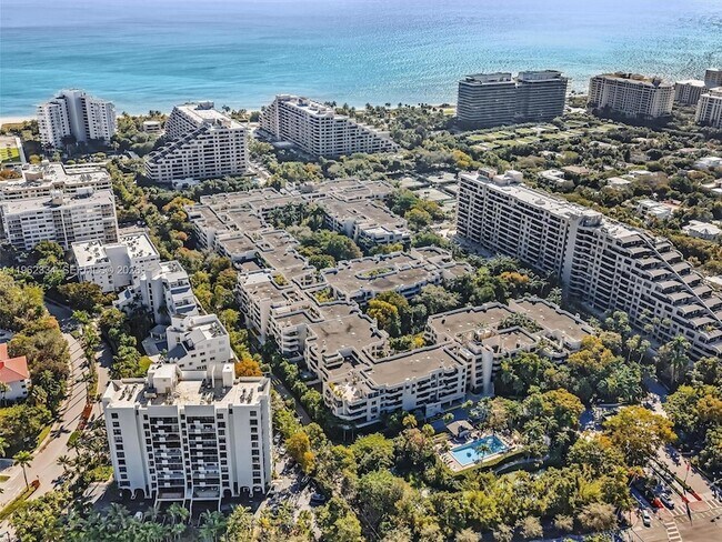 Building Photo - 101 Crandon Blvd