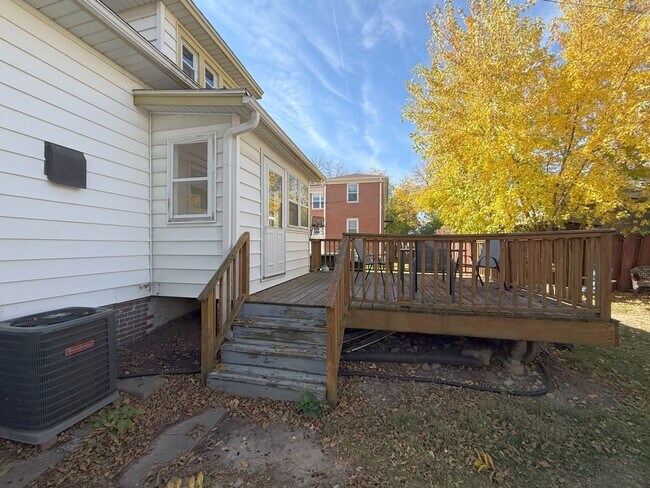 Building Photo - 1128 Bowen Ct