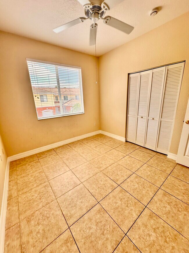 Building Photo - 44 SE Sedona Cir