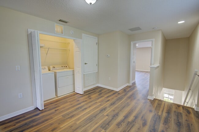 Building Photo - 2901 Ashford Park Pl