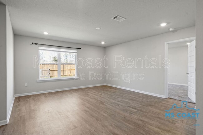 Building Photo - 15236 Cypress Way