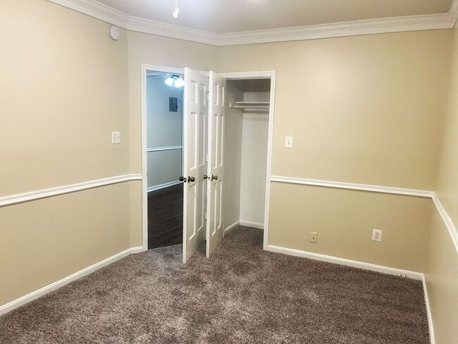 Building Photo - Move in Special! 2 Bed 1 Bath SE, DC