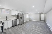 Building Photo - 3300 Ravenwood Ave