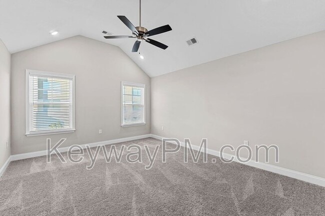 Building Photo - 3205 Venetian Dr