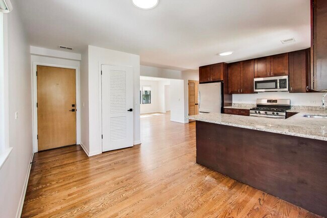 Building Photo - 1108 Fortuna Ave