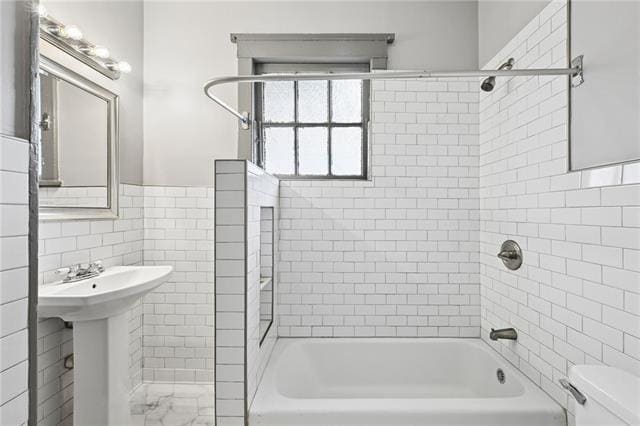 Building Photo - 1537 Annunciation St