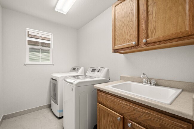 Building Photo - 20981 E Hampden Pl