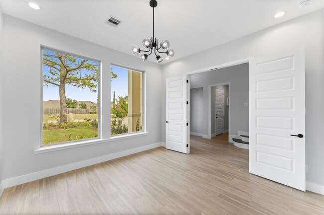 Building Photo - 7007 Longmire Cir
