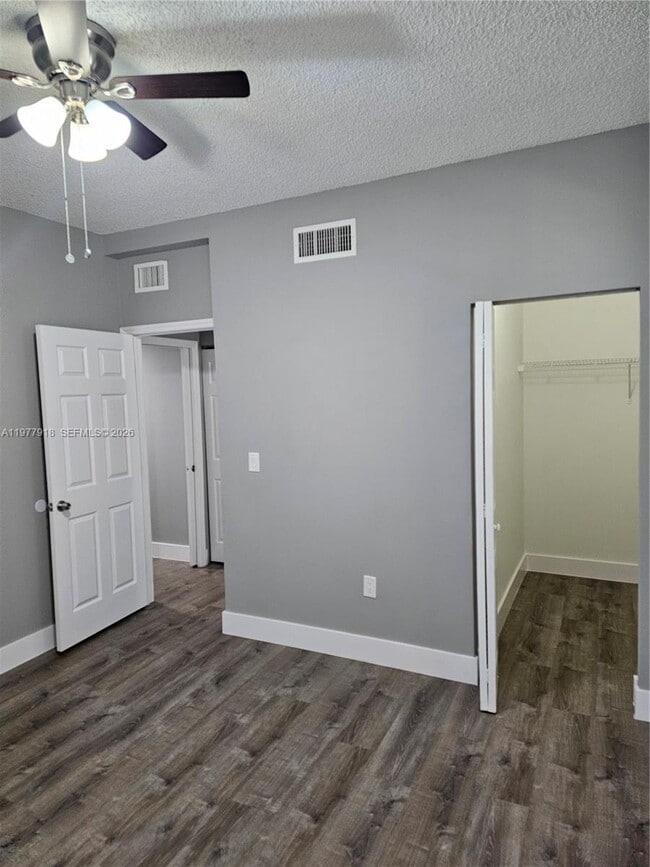 Building Photo - 2320 E Preserve Way