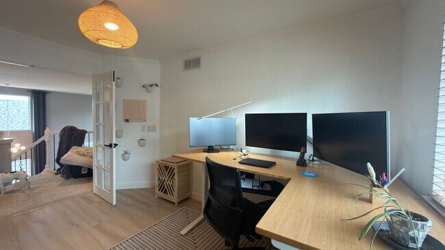 Building Photo - Great Furnished House In Fort Collins