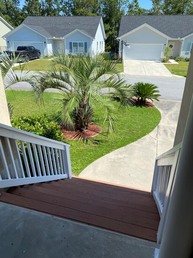 Building Photo - 56 Greyfield Dr