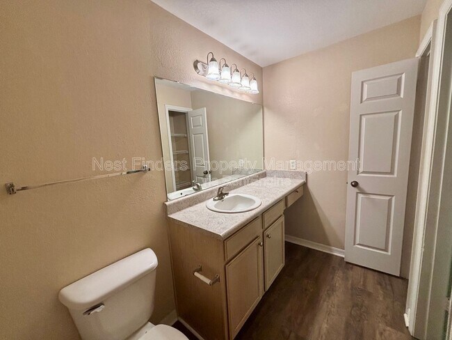 Building Photo - 7800 Point Meadows Dr