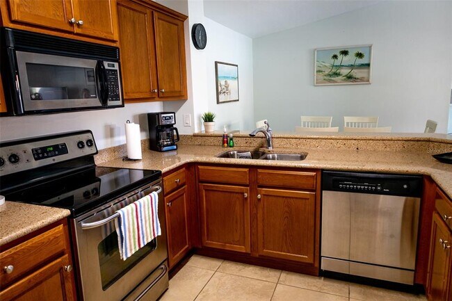 Building Photo - 4065 Crockers Lake Blvd