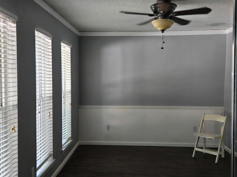 Building Photo - 2211 Placid Dr