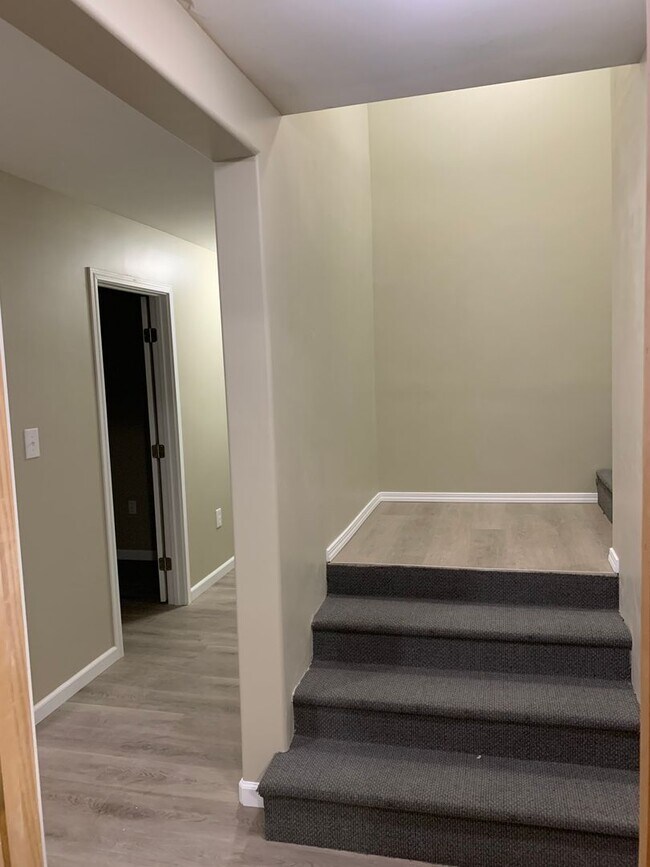 Building Photo - 1568 N Williwaw Way