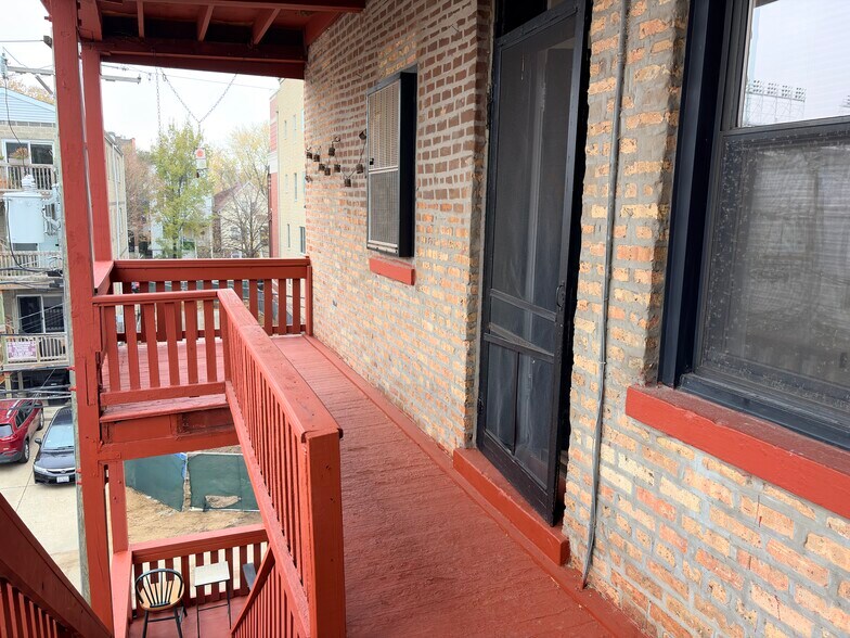 Building Photo - 3722 N Sheffield Ave