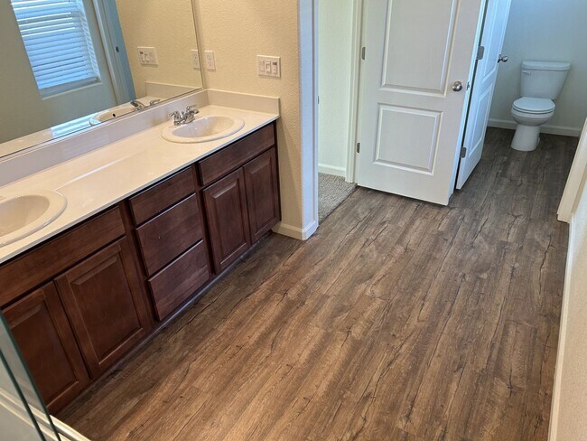 Building Photo - 4 Bedroom Home with His and Hers Closets in Weston Ranch, Gated Community!