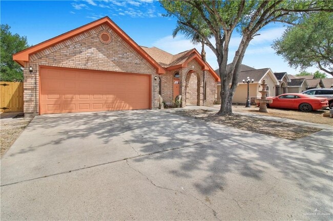 Building Photo - 28 N Champagne