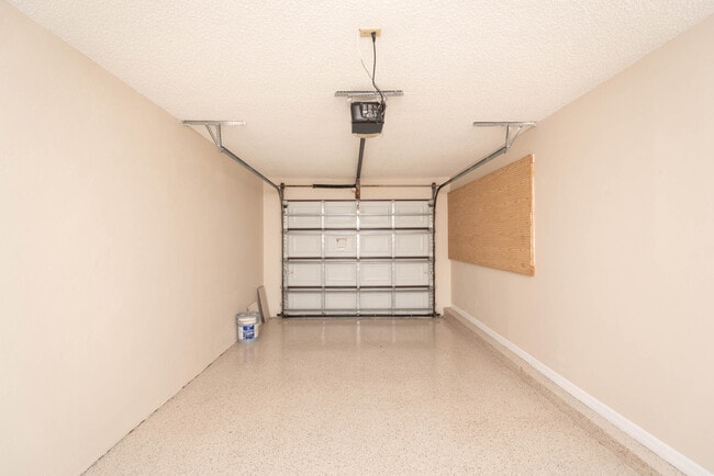 Building Photo - 47 Bogart Pl