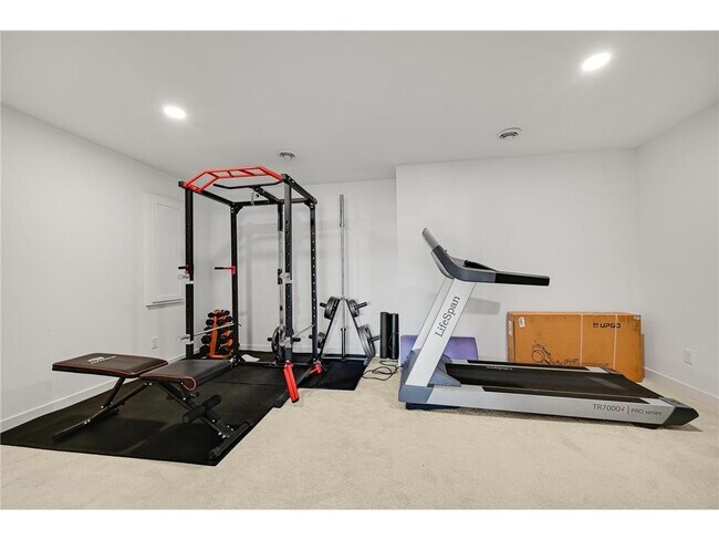 Building Photo - 10675 40th St N