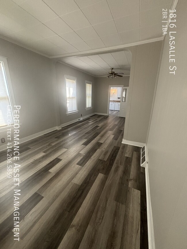 Building Photo - Newly Remodeled 2 Bed 1 Bath Lower