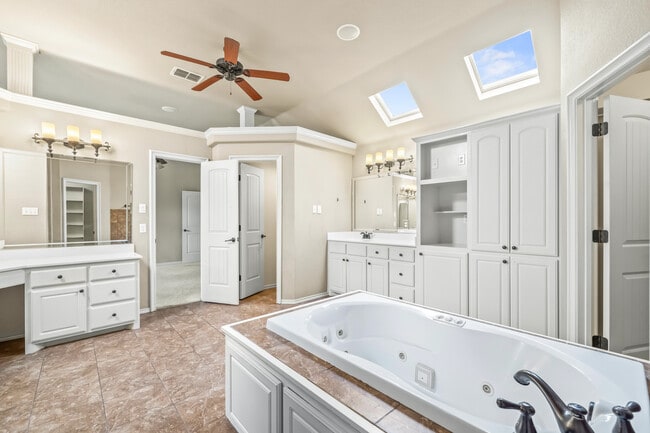 Master Bath - 6405 93rd St