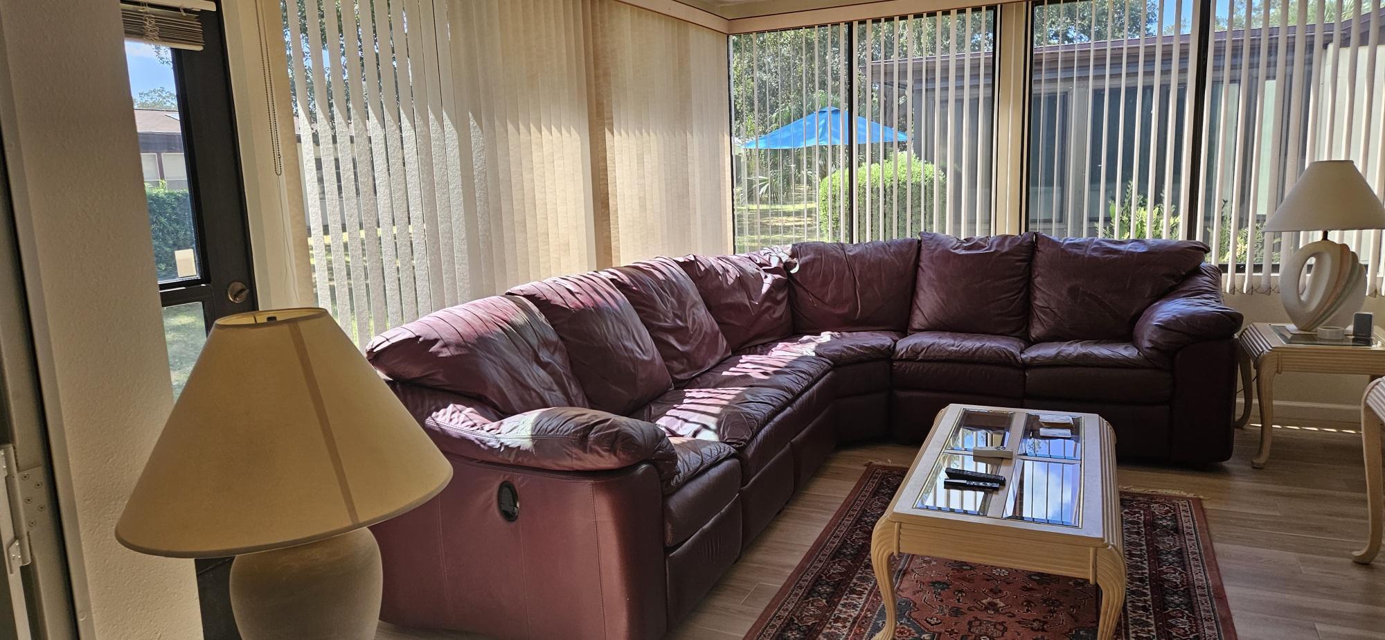 Building Photo - 6215 Green View Cir