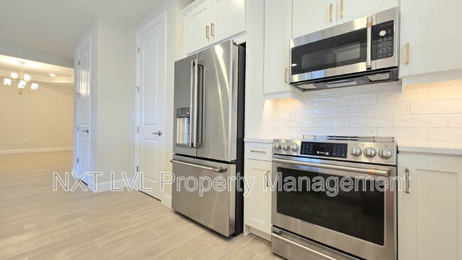 Building Photo - 15319 Lucerna St