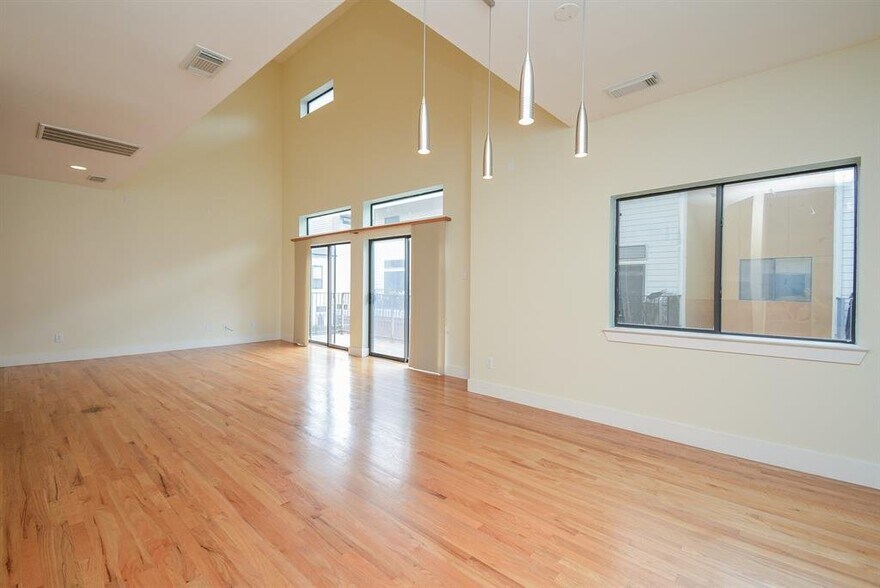 Building Photo - 4122 Spencer St
