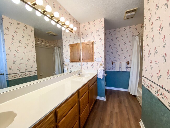 Building Photo - 1663 Lantana Cir