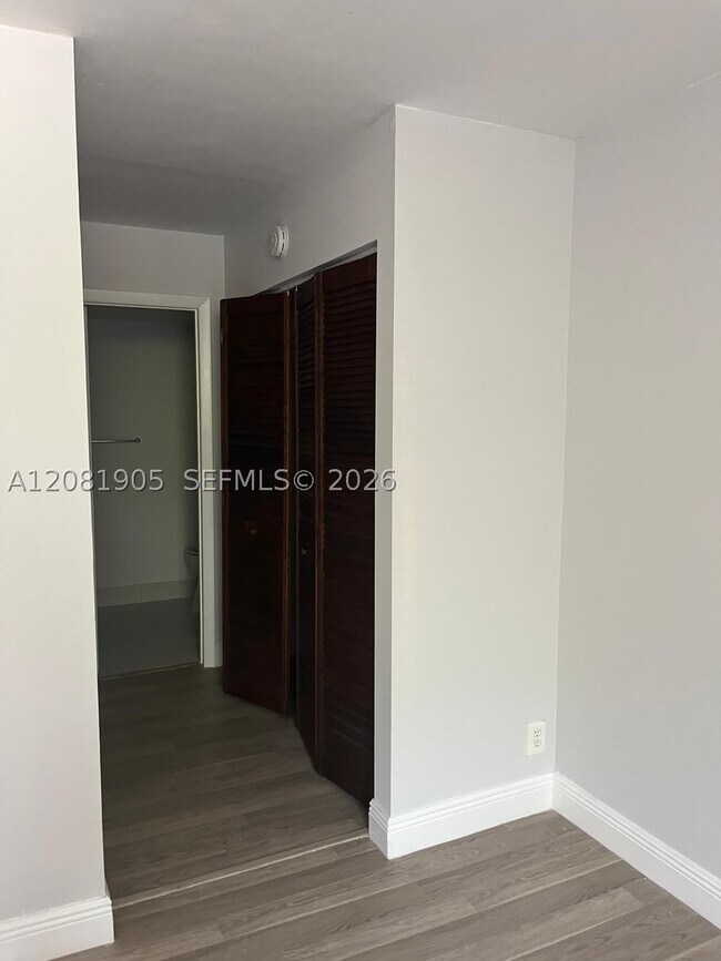 Building Photo - 2701 Riverside Dr