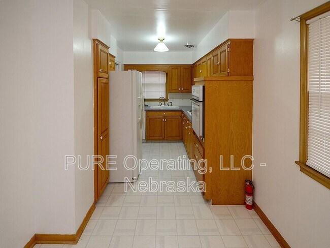 Building Photo - 3333 S 82nd St