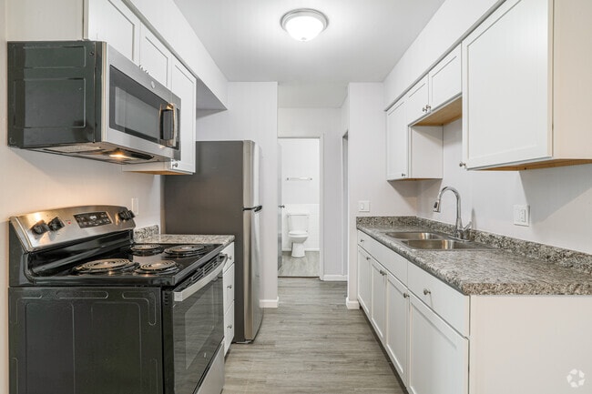 1 BR, 1 BA - Kitchen - Waverly Flatz